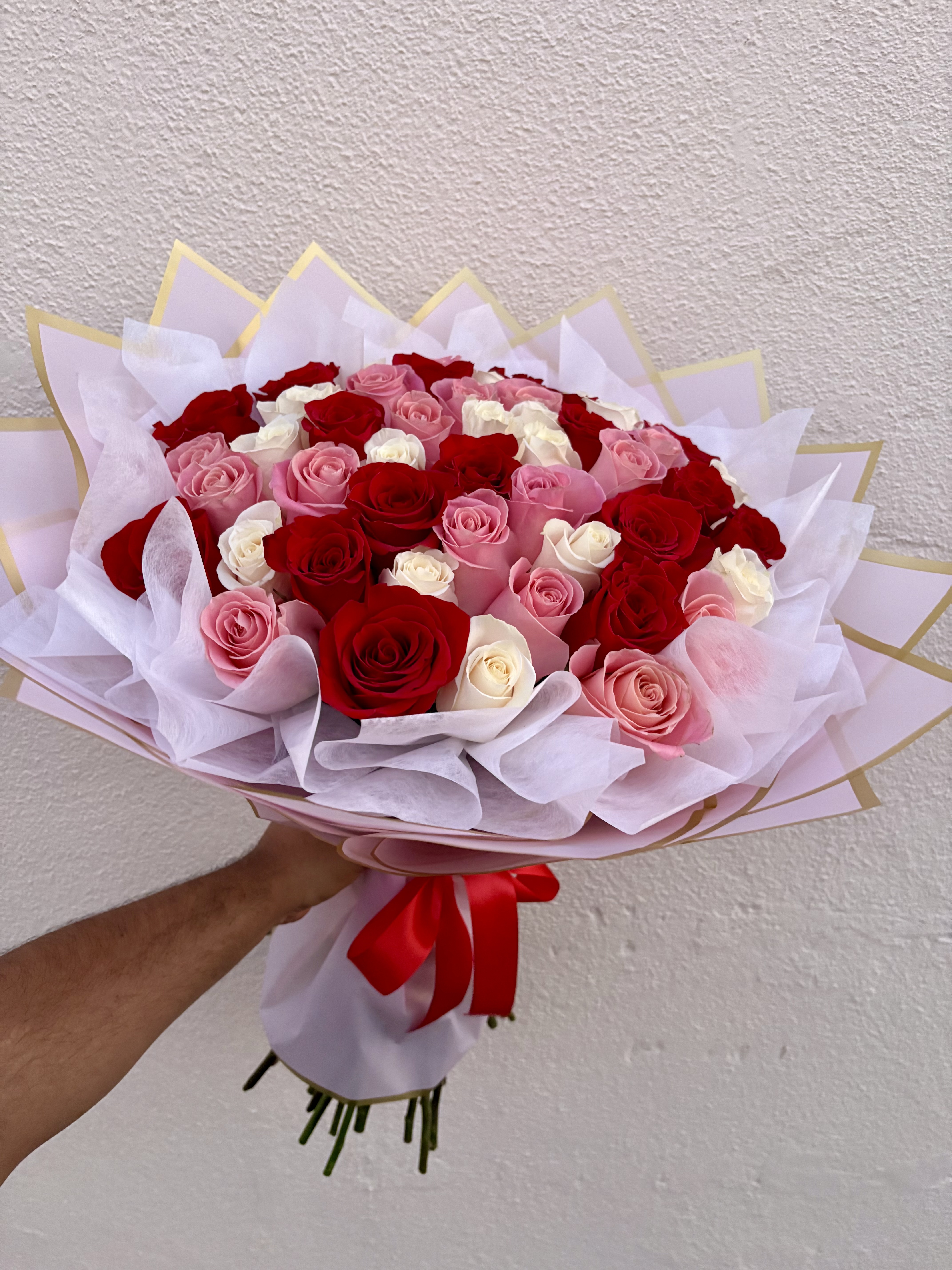 50 Red, Pink & White Roses 💖 – 50 Red, Pink & White Long Stem Roses 🥀