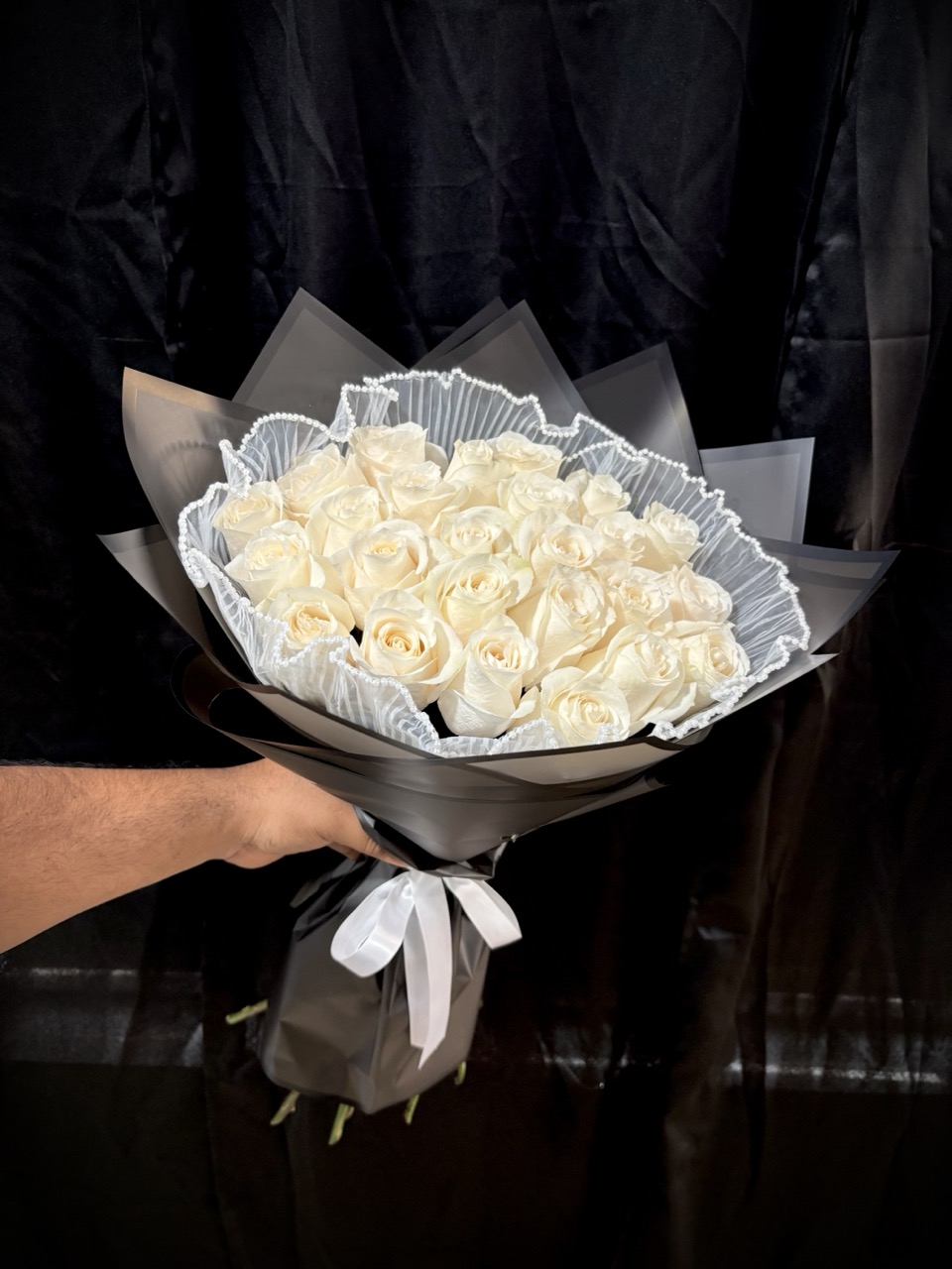 25 White Long Stem Roses 🤍 – 25 Premium Long Stem Roses Wrapped In Black Korean Wrapping Paper 🖤