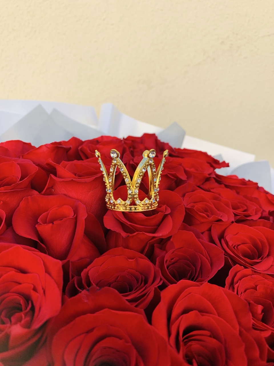 Small Gold Crown 👑 – Small Gold Crown Perfect Touch For small Size Bouquet Or 12 count Roses 💐